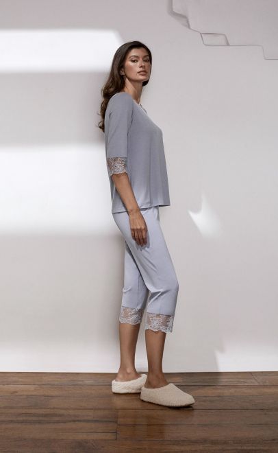 Пижама с брюками из вискозы с кружевом светло-серый (52127-1) фото