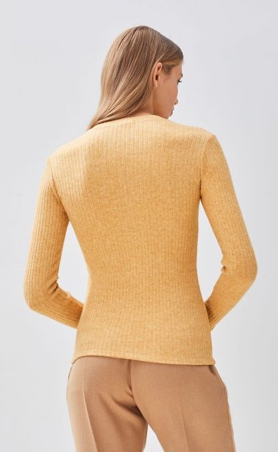 Лонгслив женский бледно-золотой (51991-1) фото