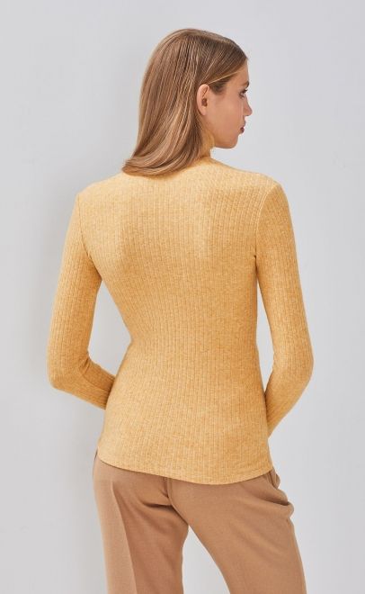 Водолазка женская бледно-золотой (51990-1) фото