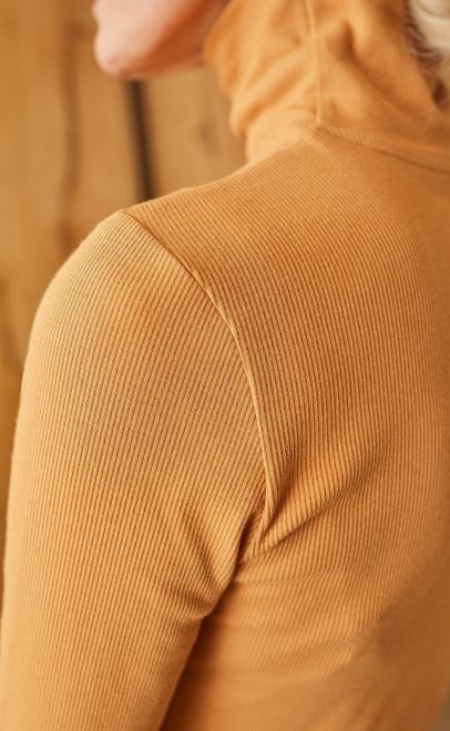 Водолазка женская бледно-золотой (61766-1) фото